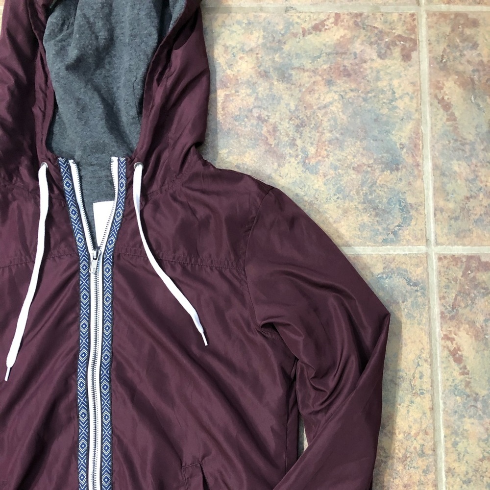 NWOT ZINE Medium Zip Up Aztec Maroon Jacket